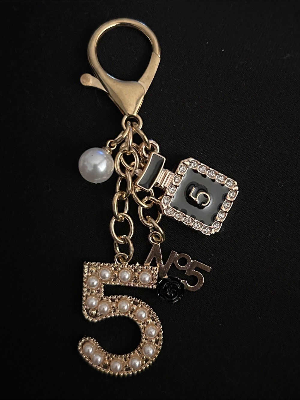 Pearl-Embellished Number 5 Charm Keychain - Gold & Black